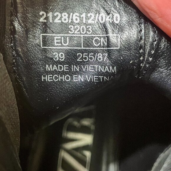 Zara Staple Black Chelsea Black Boots - Picture 9 of 9